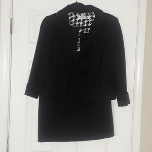 Sold Nwt tahari black suit w.skirt 4p